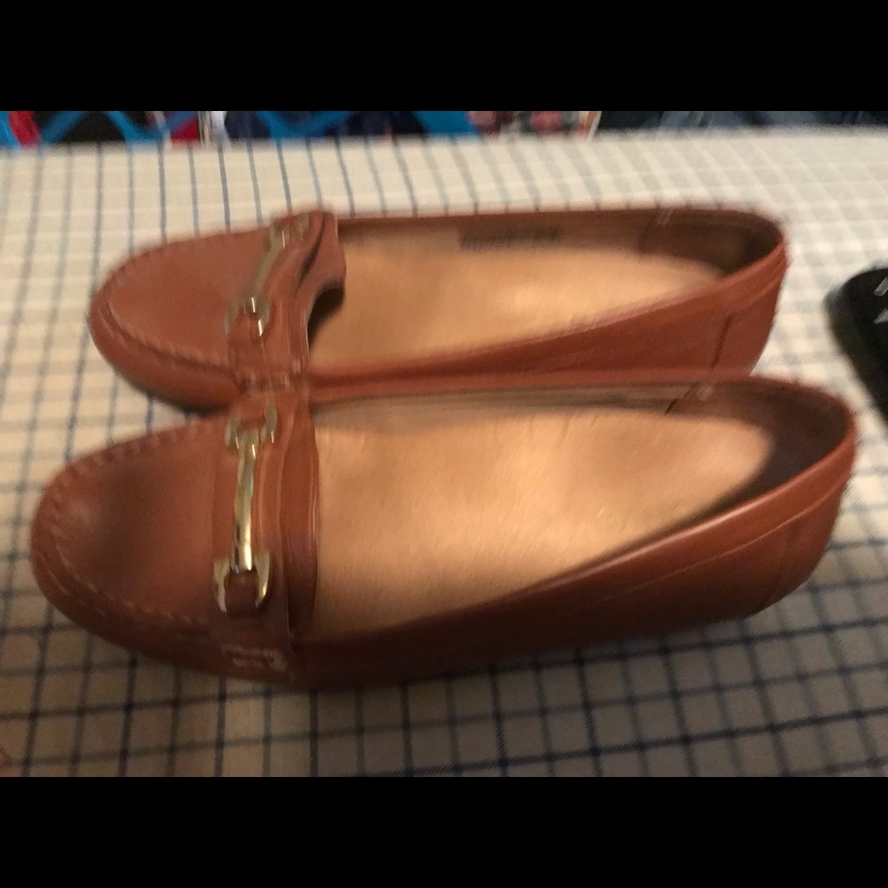 Vionic slip ons.